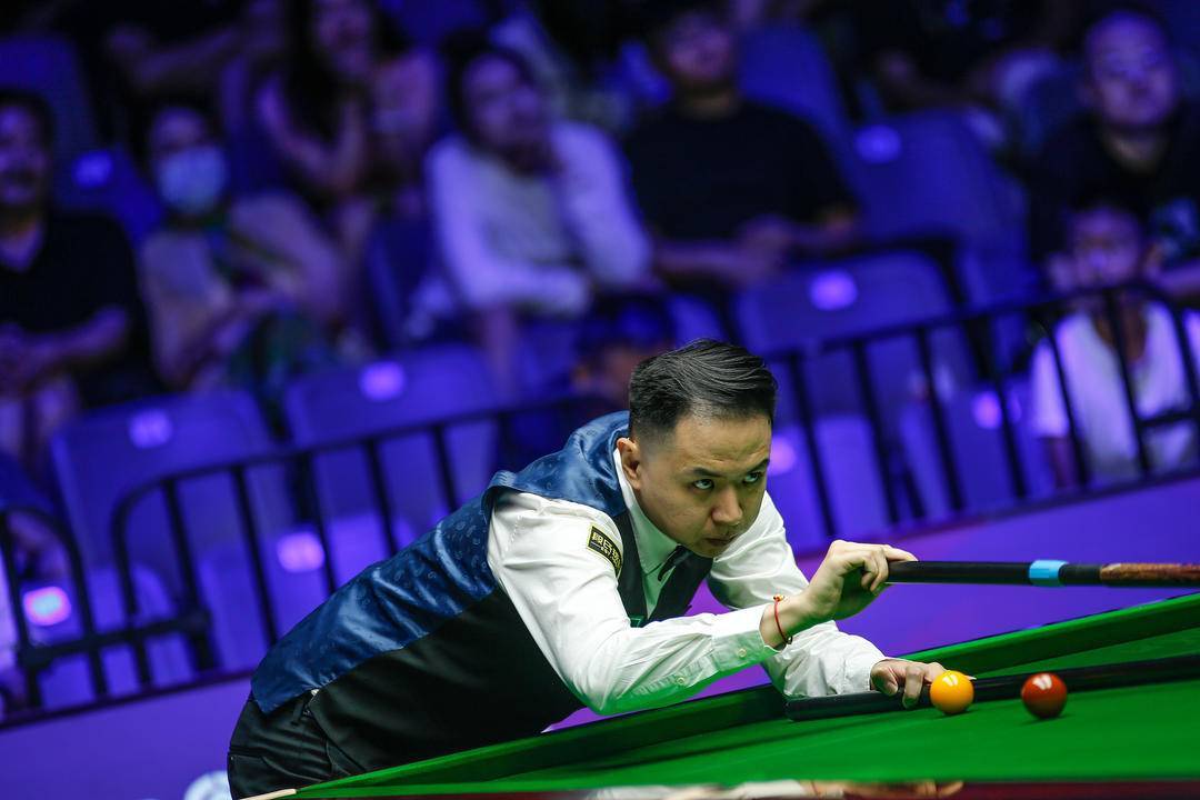 利物浦在两 利物浦在两